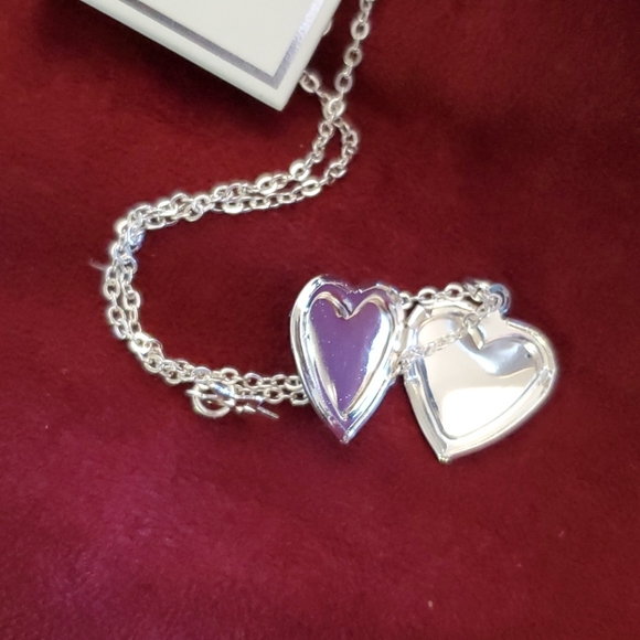 Locket - Picture 2 of 3